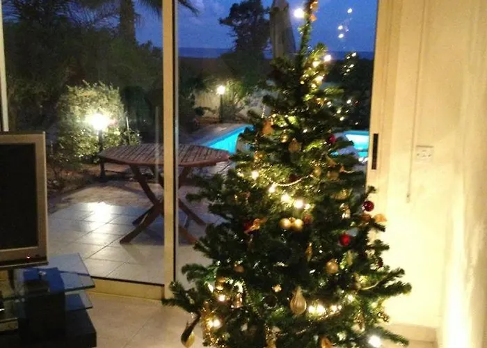 Villa Budget Escape To The Seaside