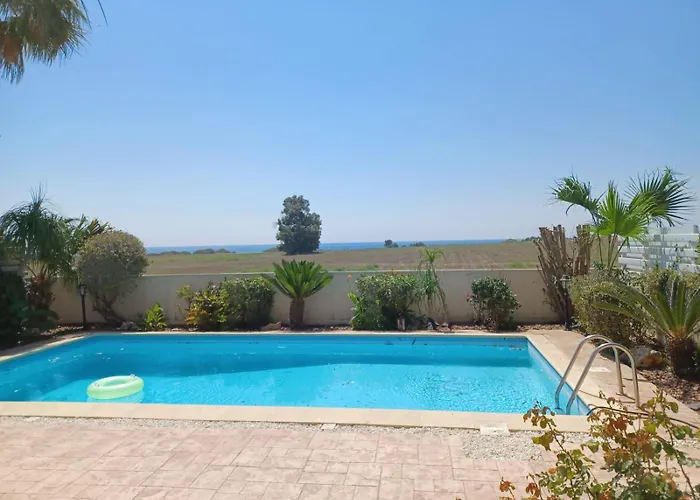 Villa Budget Escape To The Seaside Larnaca