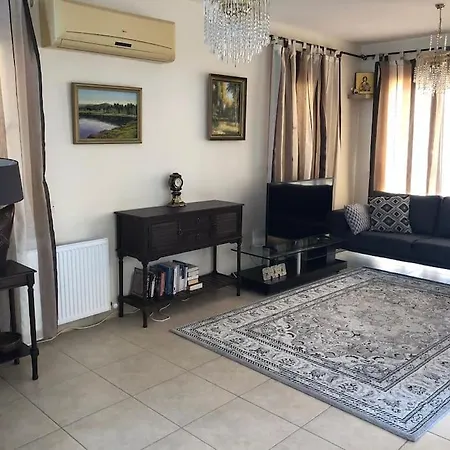 Budget Escape To The Seaside Villa Larnaca
