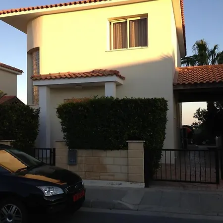 Budget Escape To The Seaside Villa Lárnaca