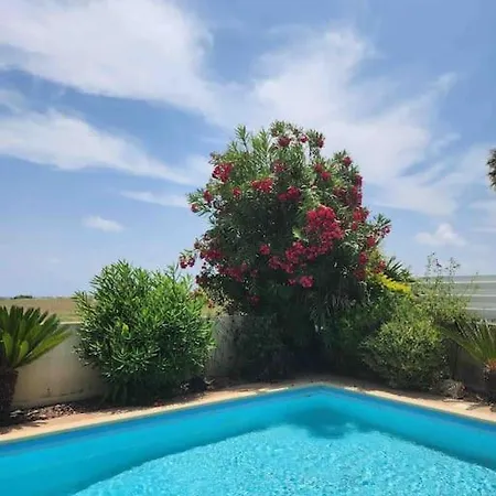 Budget Escape To The Seaside לרנקה