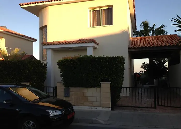 Budget Escape To The Seaside Vila Larnaca