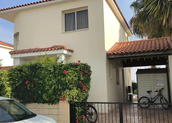 Budget Escape To The Seaside Vila Larnaca