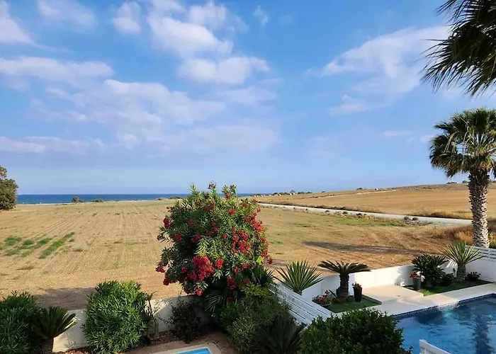 Budget Escape To The Seaside * Larnaca