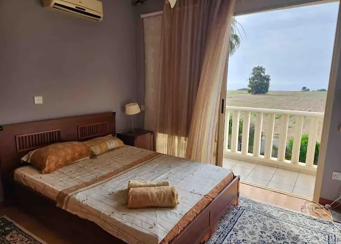 Budget Escape To The Seaside * Lárnaca