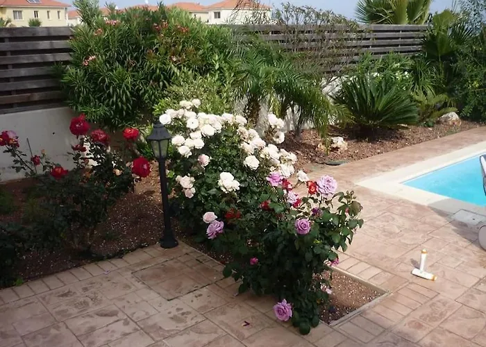 Budget Escape To The Seaside Vila Larnaca