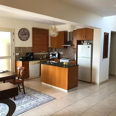 Budget Escape To The Seaside * Larnaca