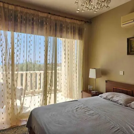 Budget Escape To The Seaside Villa